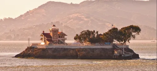 Un job à 5400 dollars par mois