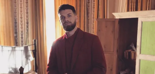 Keen'V dévoile le clip de "J'courais"