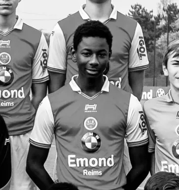 Un jeune footballeur succombe à un arrêt cardiaque