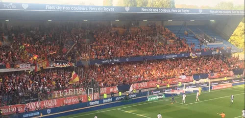 Lens prive l’Estac de barrages et du rêve de la ligue 1.