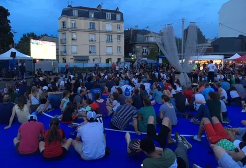 Grand écran pour les bleues