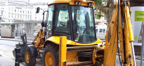 Pour une histoire de facture impayée, il gare son tractopelle...