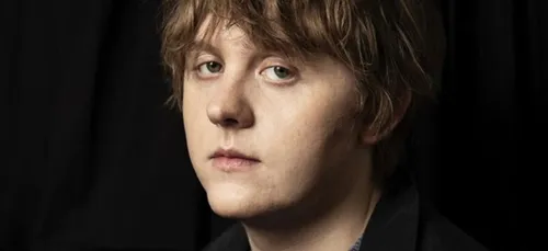 Lewis Capaldi, numéro un avec "Someone You Loved"