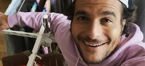 Amir donne un concert dans l'école de son fils