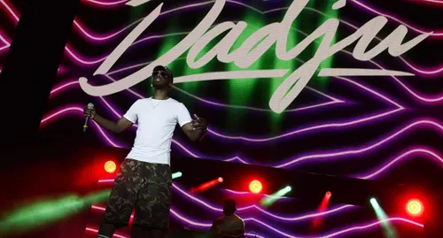 DADJU "Django" (Live)