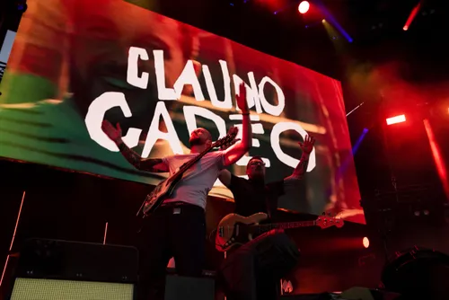 CLAUDIO CAPEO - "Plus Haut" (live)