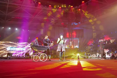 INDILA "Parle à ta tête" (Live)