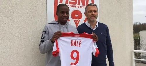 Junior Dalé de retour à l'ASNL et présenté à la presse