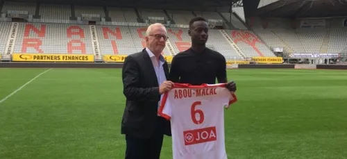 Abou BA signe son premier contrat professionnel à l'ASNL !