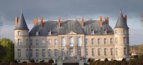Julie Gayet mettra en scène l'opéra en plein air au château d'Haroué