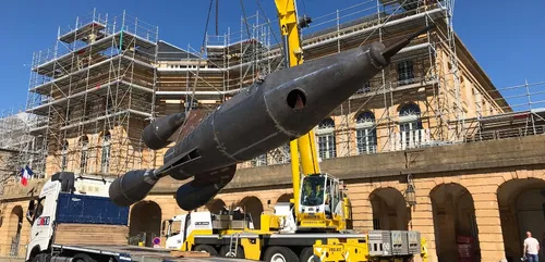 Moselle :  une fusée atterrit en plein centre de Metz