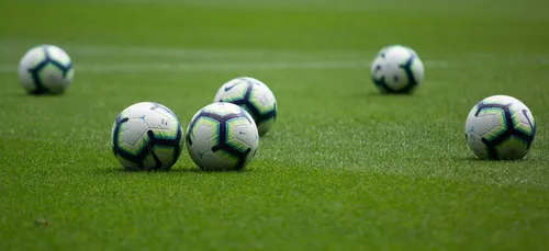 Ligue 1 / Ligue 2: les championnats reportés