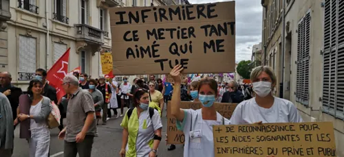 (Photos): les soignant(e)s descendent une nouvelle fois dans la rue