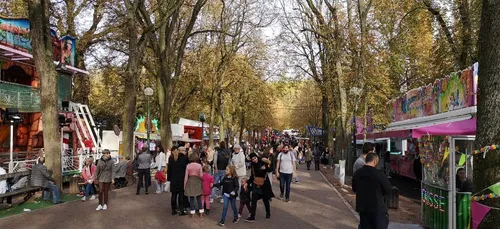 Démontage de la foire d'automne de Nancy : le parc de la Pépinière...