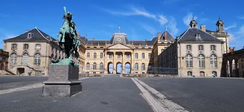 Le château de Lunéville en finale du tournoi des plus beaux...