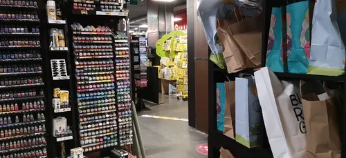 Confinement : à l'approche de Noël, le magasin de jeux la Caverne...