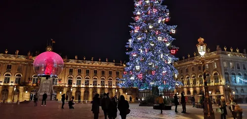 (Photos): l'illumination de sapin de Noël place Stanislas