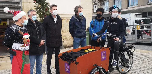 Nancy : des coursiers livrent les achats des clients du marché central