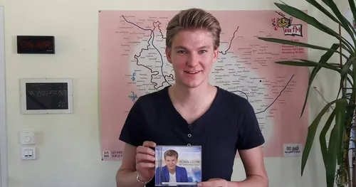 26 MAI 2017 ROBIN LEON SUR EST FM LES PHOTOS