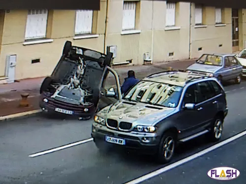Accident : Une voiture sur le toit boulevard Gambetta à Limoges