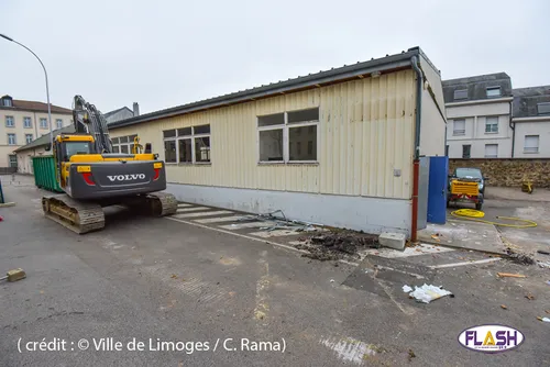 La démolition de l'amphithéâtre Blanqui a débutée