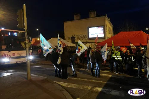 Réforme des retraites : Blocage ce matin des Bus Macron
