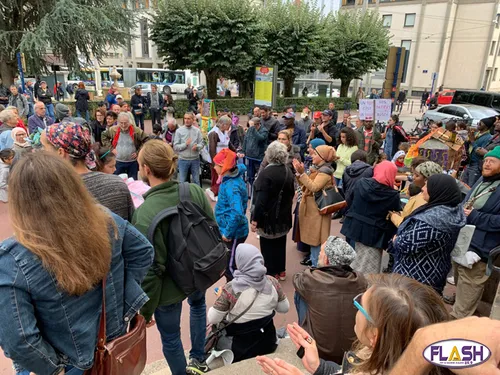 200 personnes en soutien aux migrants