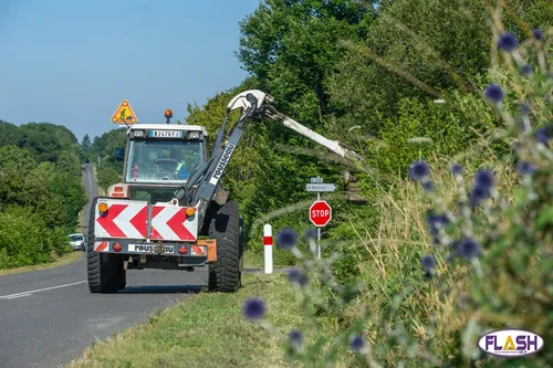 Début de la campagne de fauchage aux abords des routes départementales