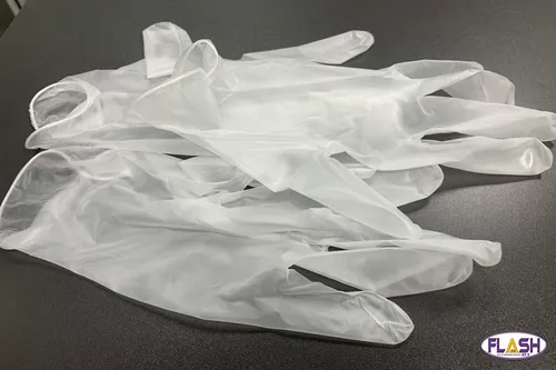 Porter des gants ne protège pas davantage du Coronavirus !