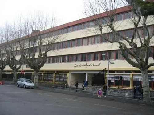 Drame à Brive : un lycéen de 16 ans s'effondre en plein cours
