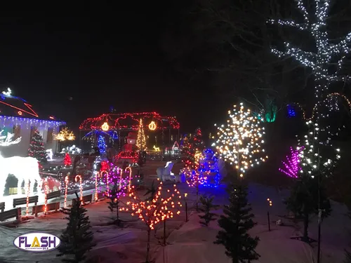La magie de Noel avec la maison illuminée de Bonnac-La-Cote