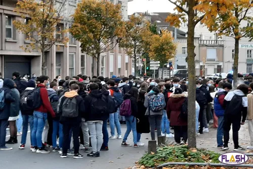 Manifestation lycéenne contre le manque de conditions sanitaires