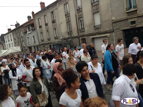 Marche Blanche pour Abdel : plus de 200 personnes, silencieuses...