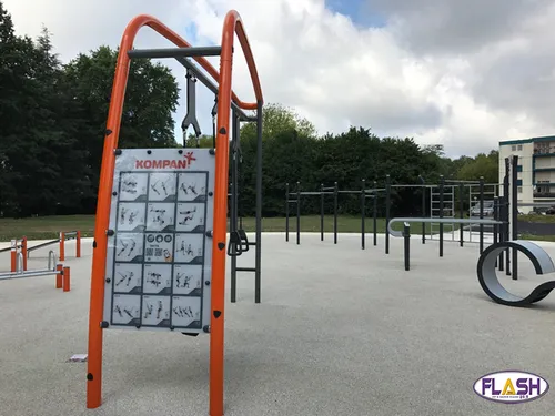Mise en service du parc de Street Workout à la place de la piscine...