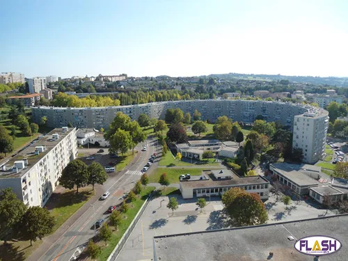 Un adolescent de 14 ans victime de coups de feu : l'enquête se...