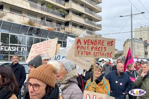 Limoges : succès pour la 6e journée de mobilisation contre la...
