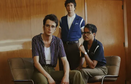 Découvrez le groupe "Radio Elvis"