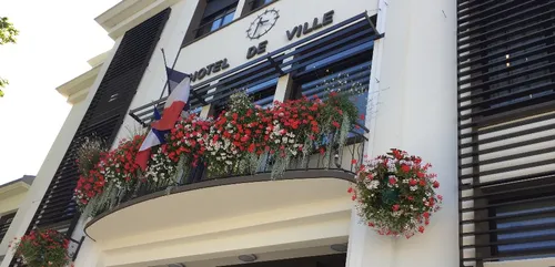 A Chenôve, une street artiste débute une fresque « nature »