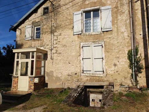 Vosges : le corps d'un homme retrouvé à son domicile à Thuillières,...