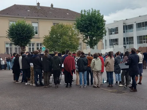 MIRECOURT : Inauguration de la place Samuel Paty au lycée...