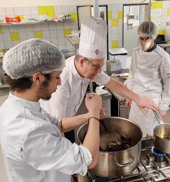 La CCI Formation EESC prépare 200 repas pour les étudiants...