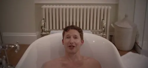 James BLUNT nu pour présenter son nouvel album !!