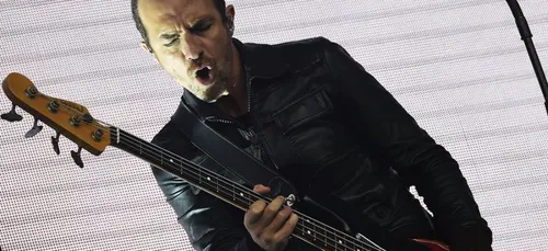 "Je joue de la musique", le nouveau single de Calogero