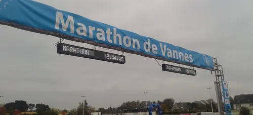 Course hors stade. 1800 coureurs sur le Marathon de Vannes hier matin