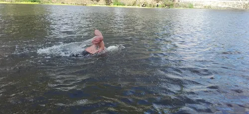 14km à la nage pour 18 collègues de travail