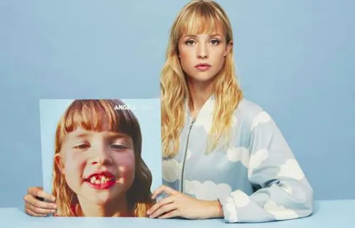 Angèle au Roi Arthur