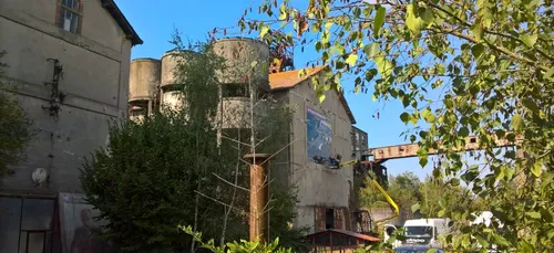 Nyoiseau. La vie des mineurs de fer sort de terre