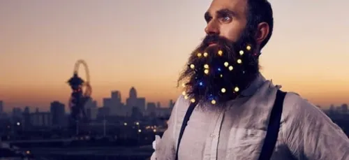 Nouvelle tendance... ou pas ! La guirlande de Noël pour Barbes !