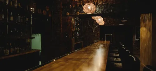 La consommation de boissons alcoolisées ou alcooliques interdite...