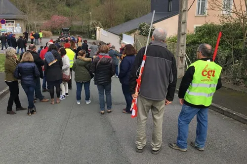 Manif intersyndicale : des enseignants en nombre à Segré mardi